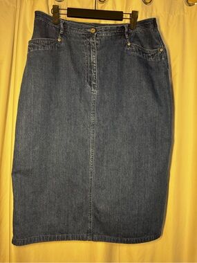 David Brooks Classic Denim Pencil Skirt in Blue